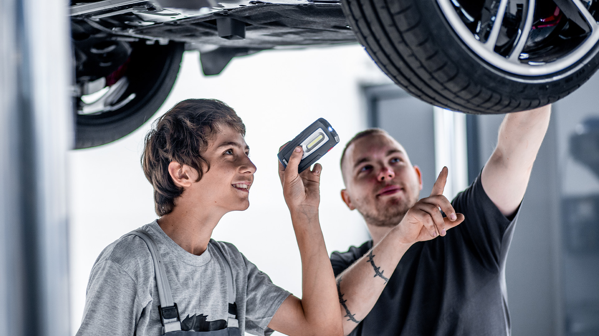 Schnupperlehrstellen bei Garage Burkhardt AG